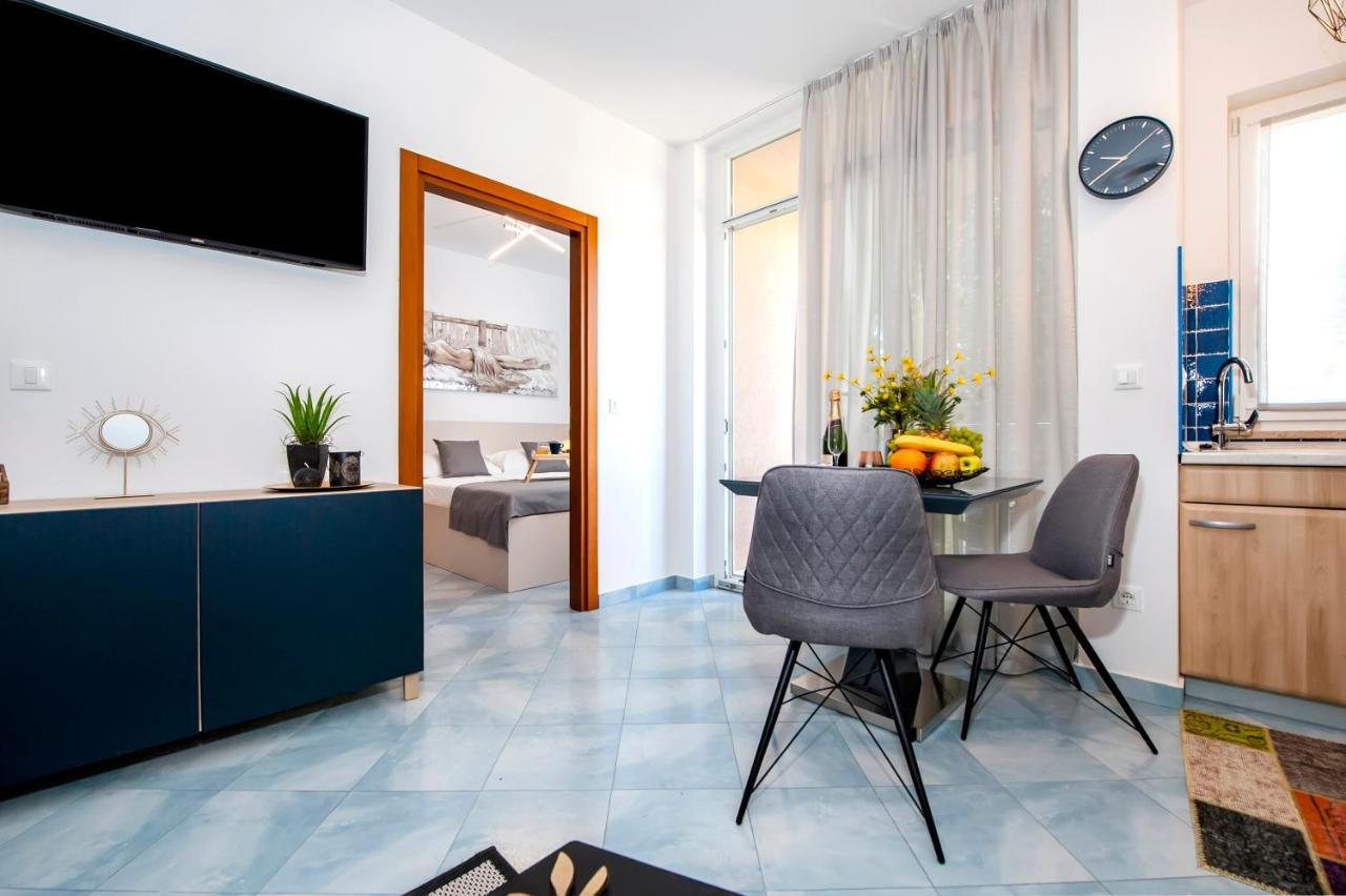 F&R Apartments II 로비니 외부 사진